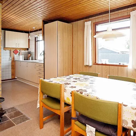 Casa vacanze Two-bedroom Holiday In Juelsminde 6 *