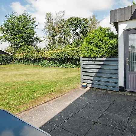 Two-bedroom Holiday In Juelsminde 6 *